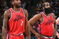 NBA太阳狂(kuáng)潮击沉(chén)快(kuài)船 残阵难挡全面攻势 德文(wén)·佈(bù)克贡献了24分