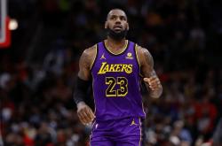 NBA仅4位(wèi)常(cháng)槼(guī)赛“千胜将军”乔丹差(chà)294場(chǎng)、科比差(chà)164場(chǎng)，詹杜庫(kù)呢？