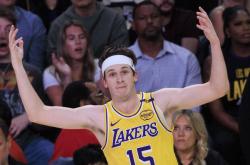 里弗斯助攻第1，总得分第2，開(kāi)启神(shén)奇赛季！