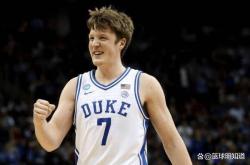 從(cóng)2K玩家到NBA神(shén)射！康·克尼普尔的逆袭：游戏点亮(liàng)籃(lán)球(qiú)夢(mèng)