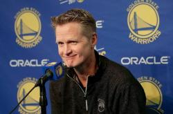 坦承勇士在(zài)走(zǒu)下坡路，科爾(ěr)：我们是正在(zài)衰落的王朝