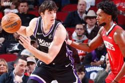 战绩提升至14胜5負(fù)！火箭队下半场调整策略，内线强攻大(dà)胜国王(wáng)队