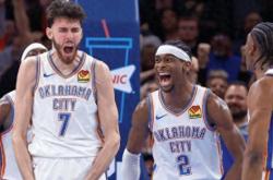 NBA剩余赛程：西部(bù)第一雷霆(tíng)遭遇魔(mó)鬼赛程，湖人(rén)火(huǒ)箭抽到上上签，国王遇甜蜜赛程