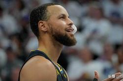 宝刀未老，斯蒂芬·库里轻松完成半场投篮