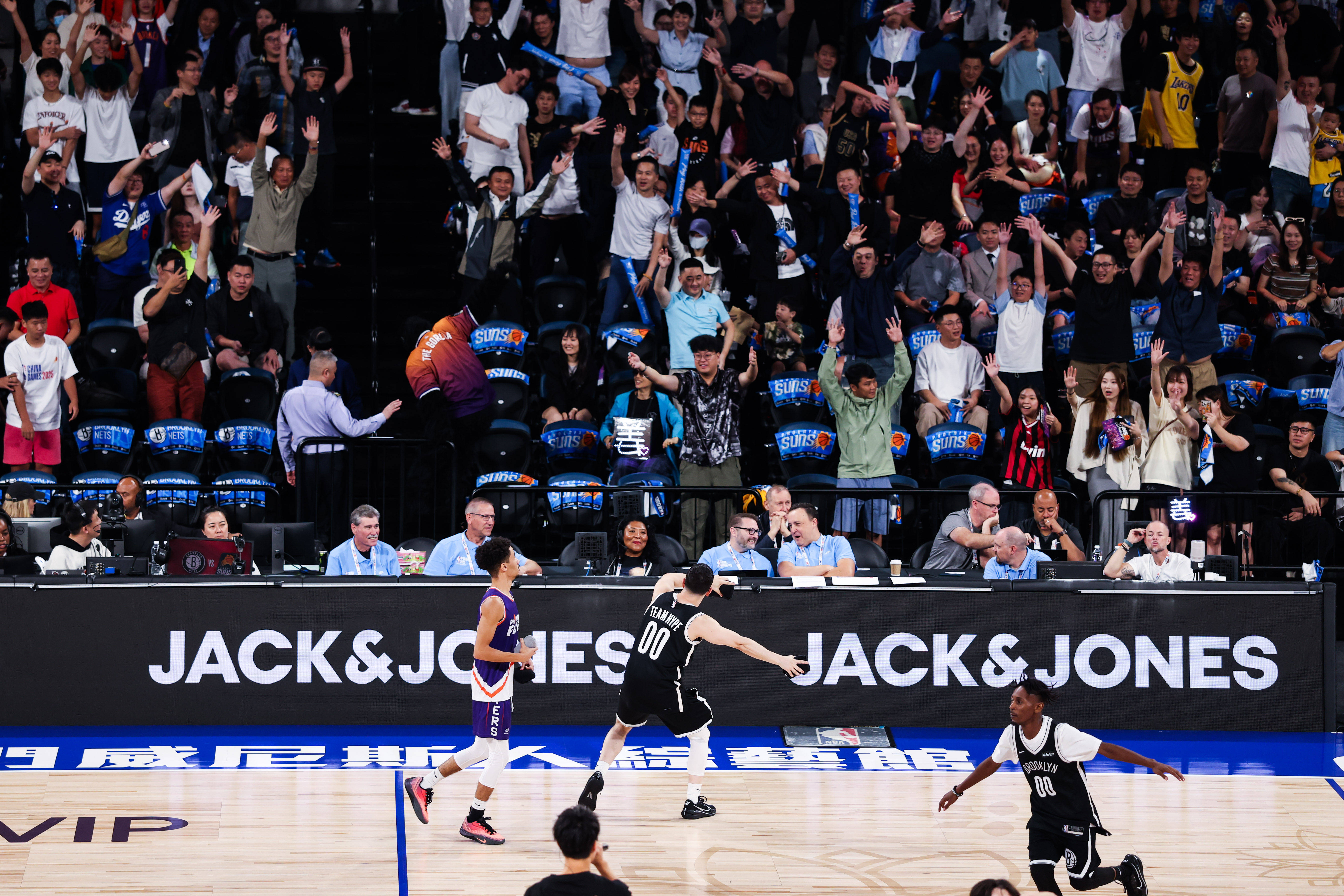 【向上穿越·无界登场】NBA中国官方市场合作伙伴JACK &amp; JONES，赋能NBA中国赛2025
