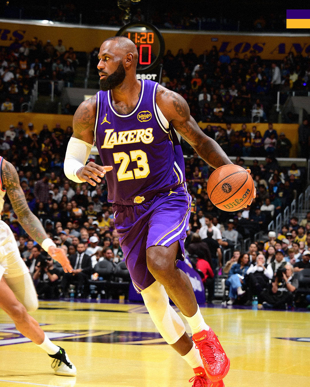 湖人大胜快船！詹姆斯还没发力，莱昂纳德、哈登、保罗就倒下了！