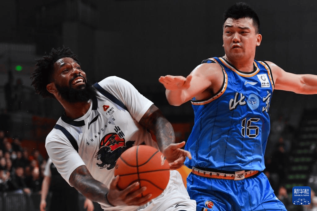 组图：俱乐部杯山东险胜北京 高诗岩命中关键球