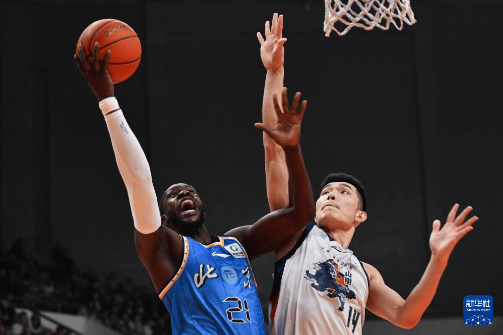 组图：俱乐部杯山东险胜北京 高诗岩命中关键球