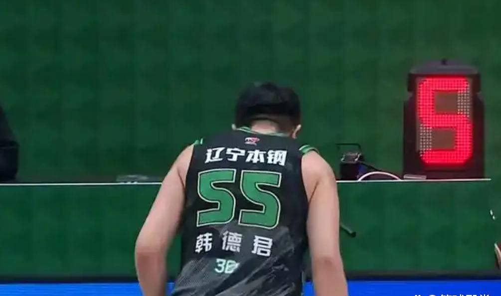 韩德君暂缓退役仪式计划，或将与李晓旭共同举办仪式？