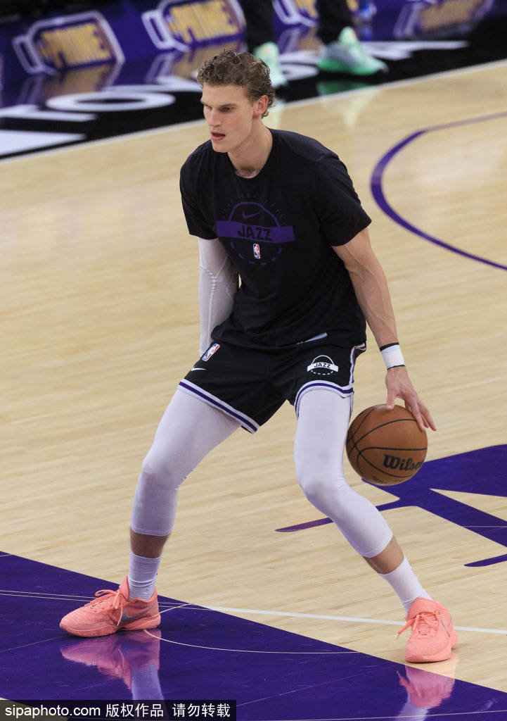 劳里-马尔卡宁因伤缺席，爵士挑战湖人雪上加霜