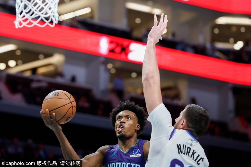 犹他爵士队中锋沃克·凯斯勒因肩部手术缺席本赛季剩余比赛