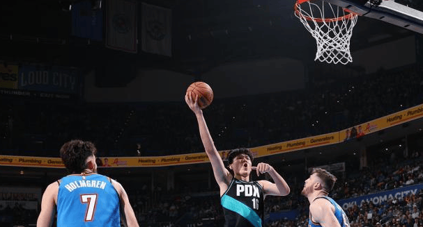 NBA战报：杨瀚森客场出战雷霆，首三分球顺利命中
