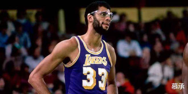 NBA历史巨星榜TOP20！矮个大前锋入围，第1名竟是他！